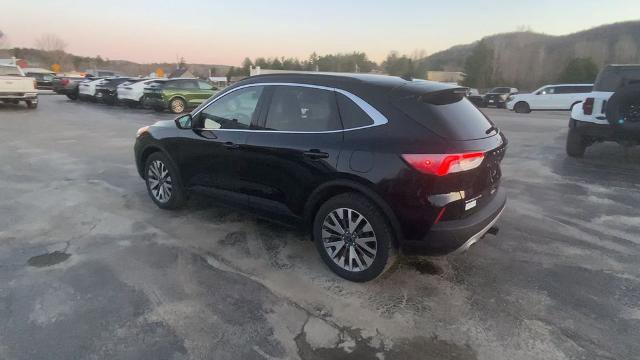 Certified 2022 Ford Escape Titanium w/ Class II Trailer Tow Package image 5