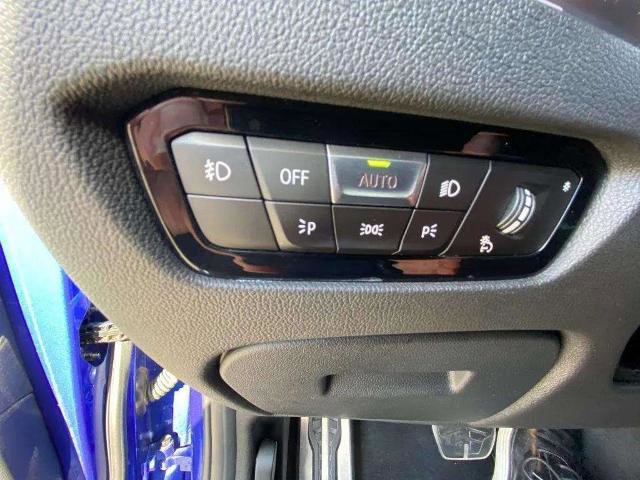 Used 2019 BMW 330i xDrive Sedan w/ M Sport Package image 19