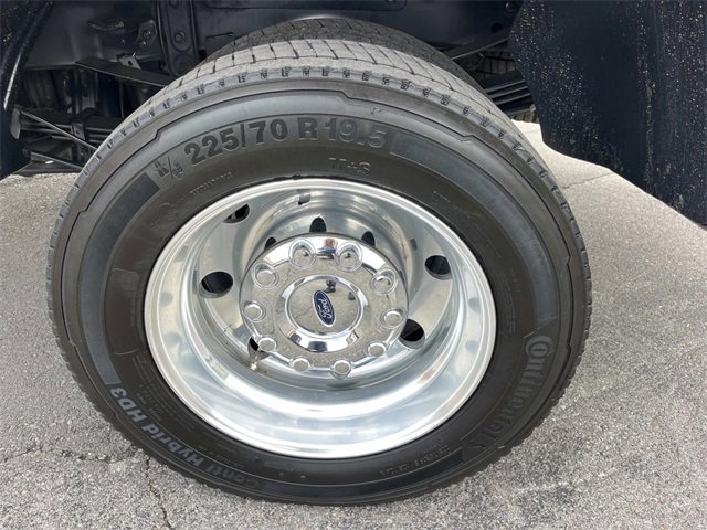 Certified 2020 Ford F450 Platinum w/ FX4 Off-Road Package image 11