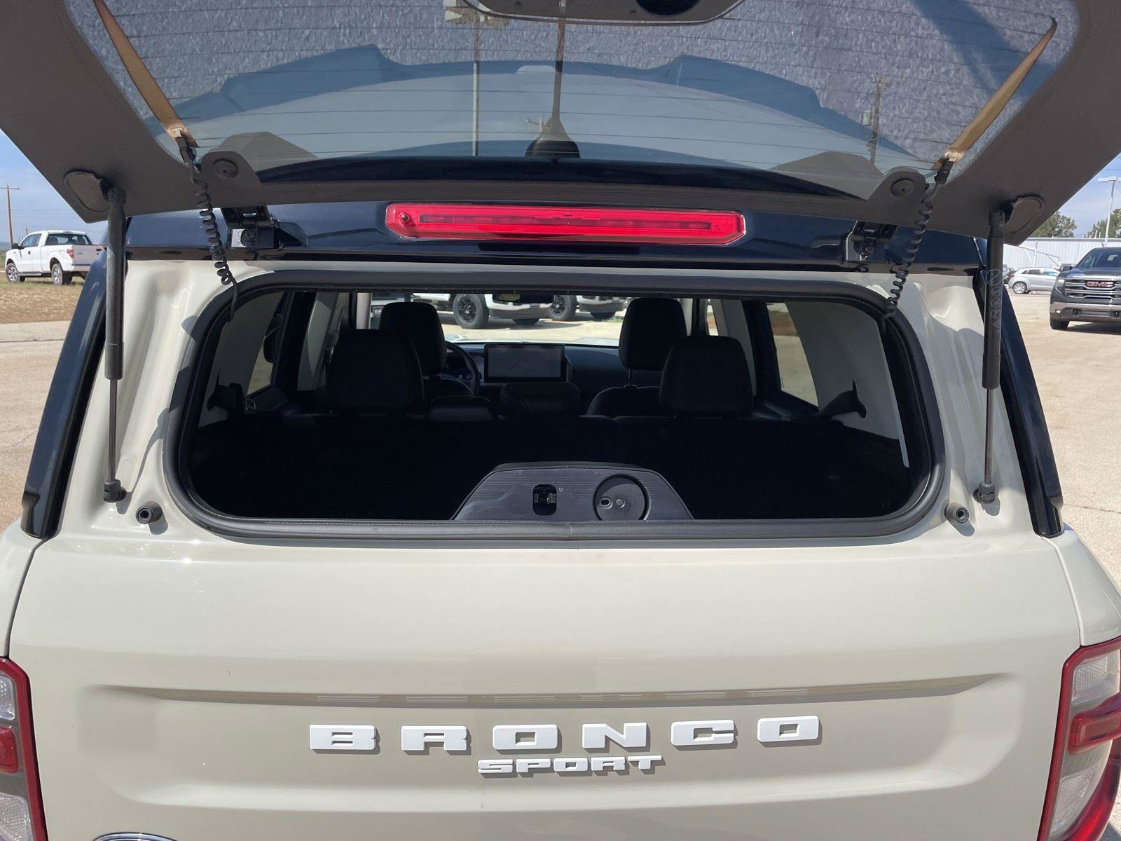 Certified 2025 Ford Bronco Sport Outer Banks w/ Outer Banks Tech Package+ AWD/4WD image 25