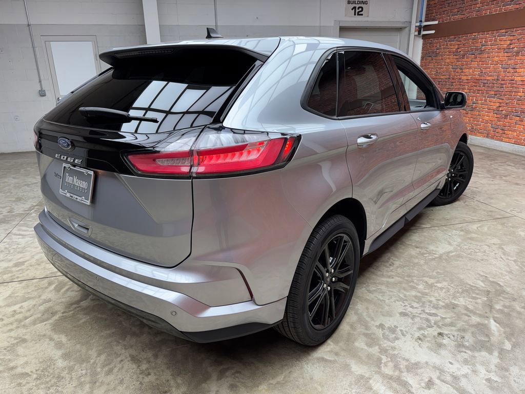 Certified 2023 Ford Edge ST-Line AWD/4WD image 4