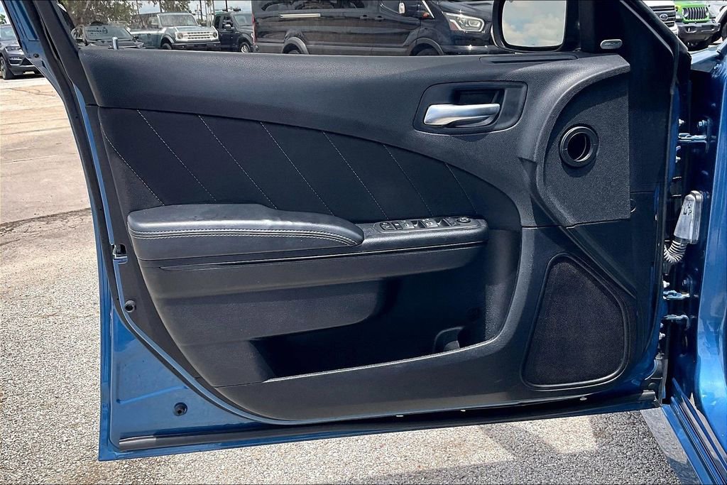 Used 2022 Dodge Charger R/T w/ Blacktop Package RWD image 17