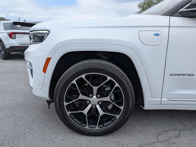 Used 2022 Jeep Grand Cherokee Summit AWD/4WD image 24
