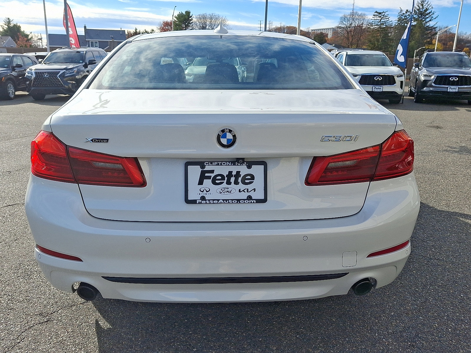 Used 2019 BMW 530i xDrive w/ Convenience Package image 3