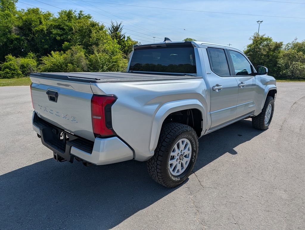 Used 2025 Toyota Tacoma SR5 AWD/4WD image 3