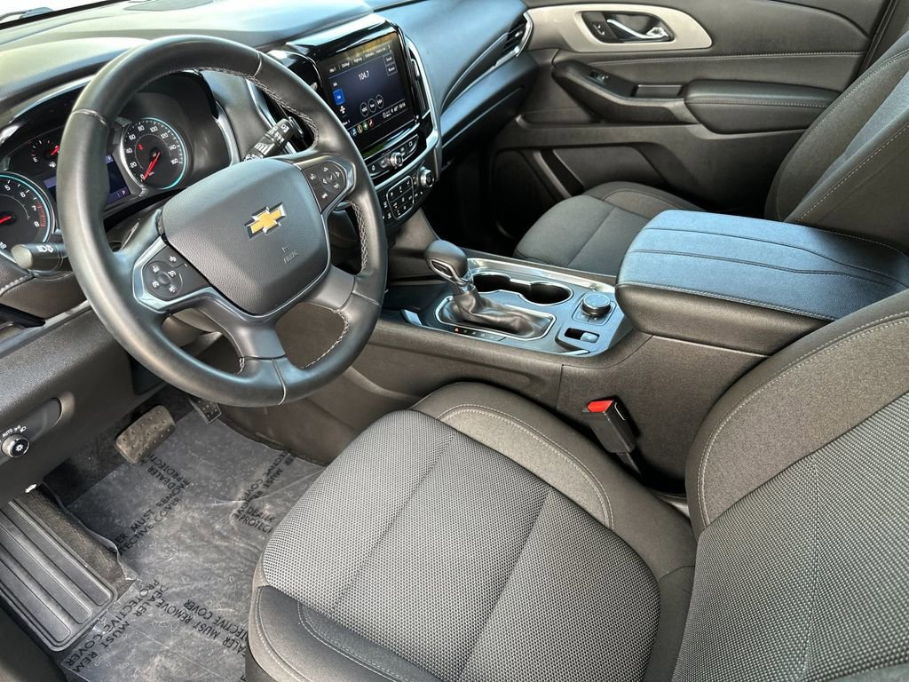 Used 2023 Chevrolet Traverse LT image 9