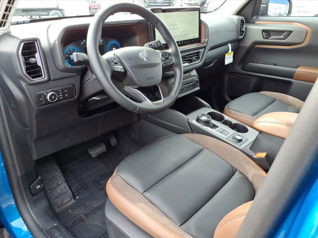 Certified 2025 Ford Bronco Sport Outer Banks w/ Outer Banks Tech Package+ AWD/4WD image 14