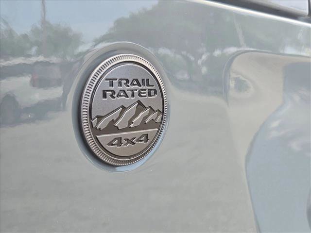 Used 2025 Jeep Gladiator Sport AWD/4WD image 9