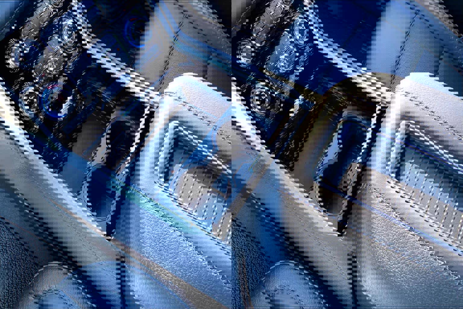 Used 2022 GMC Yukon XL Denali w/ Denali Premium Package image 14