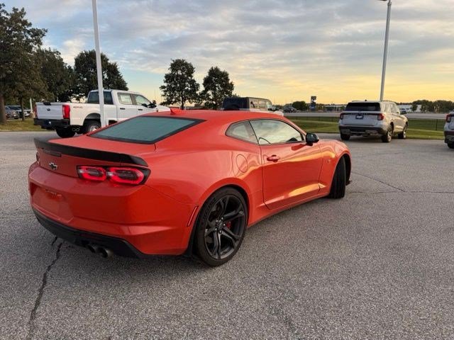 Used 2020 Chevrolet Camaro SS RWD image 9