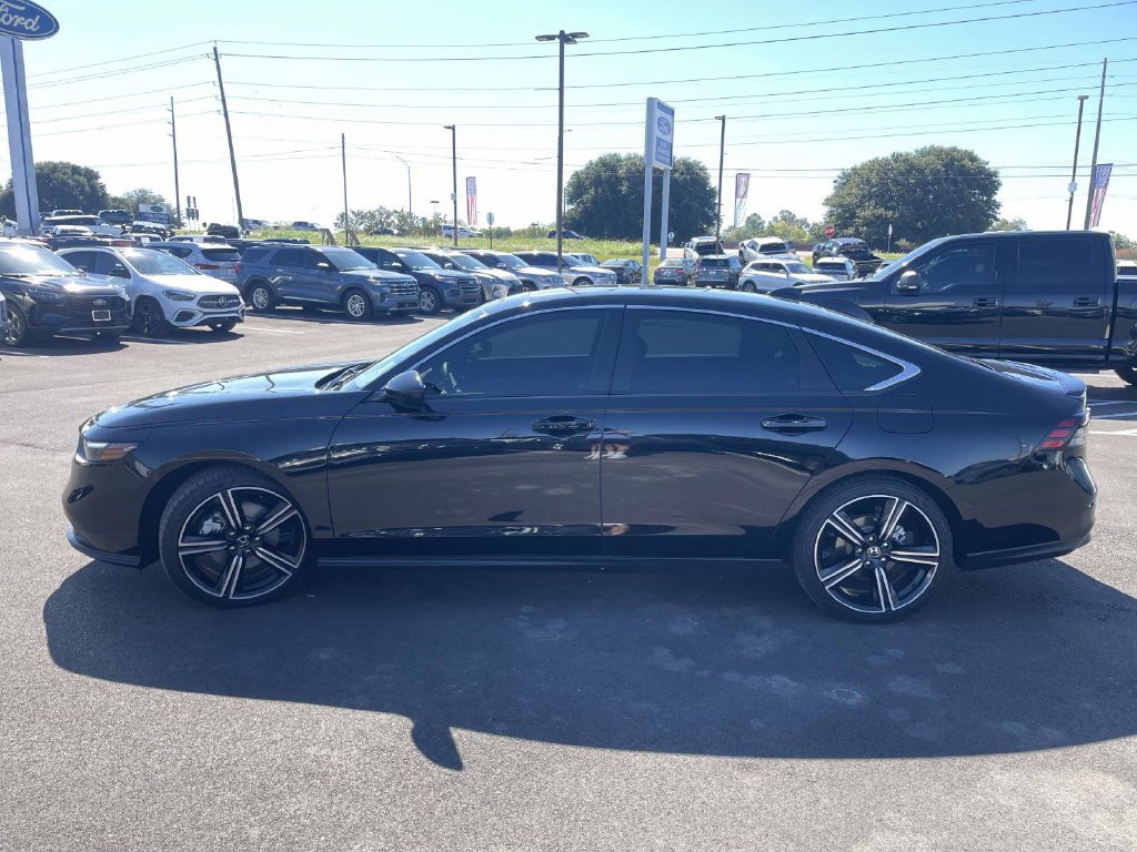 Used 2025 Honda Accord Sport image 6