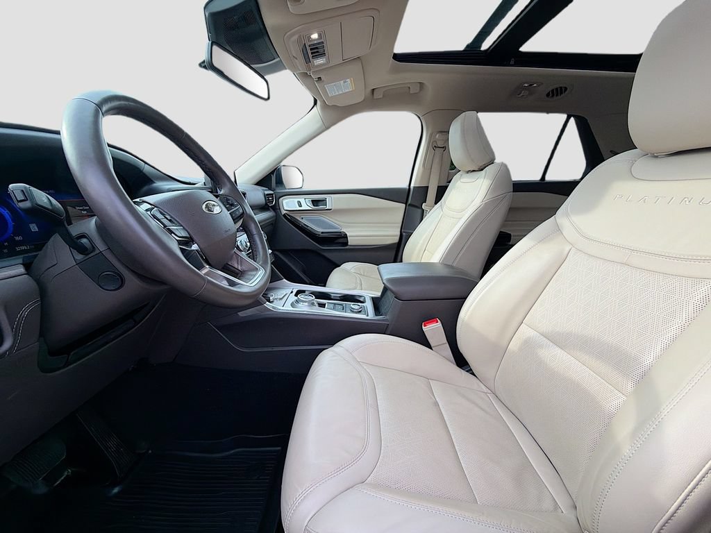 Certified 2023 Ford Explorer Platinum w/ Technology Package AWD/4WD image 24