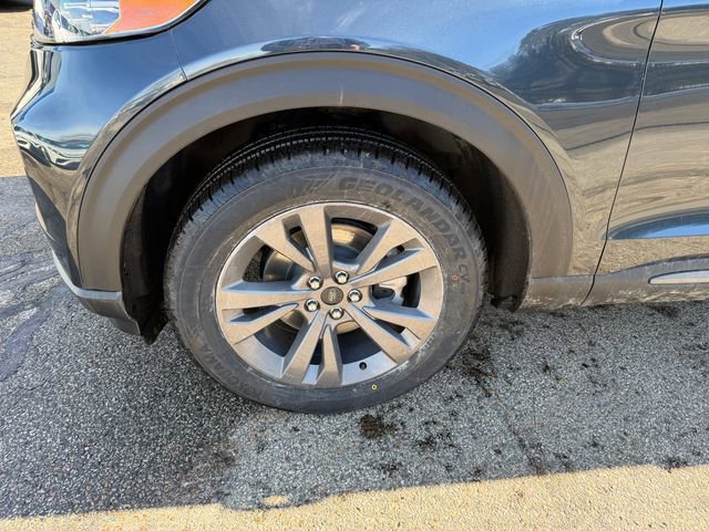 Certified 2022 Ford Explorer XLT w/ Equipment Group 202A image 24