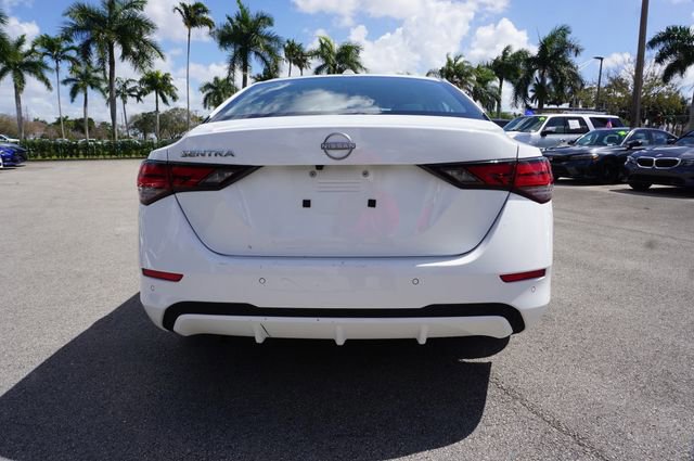 Used 2025 Nissan Sentra SV image 2
