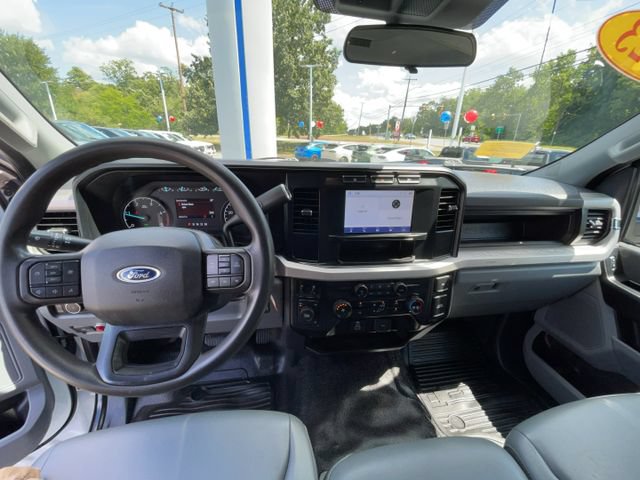 Certified 2023 Ford F550 4x4 Regular Cab Super Duty image 15