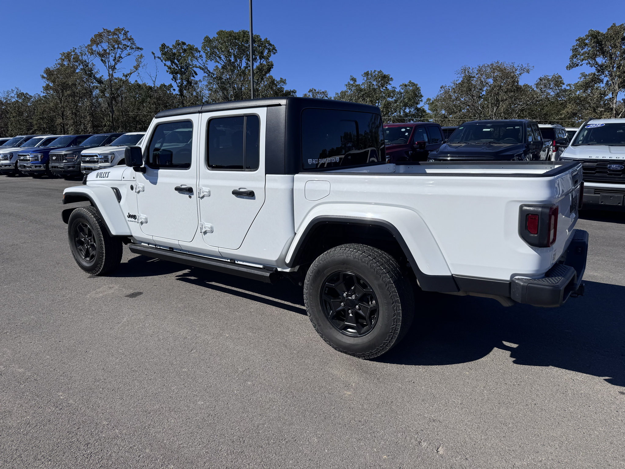 Used 2023 Jeep Gladiator Sport AWD/4WD image 10