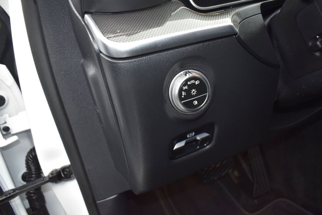 Used 2025 Mercedes-Benz C 300 Sedan image 10