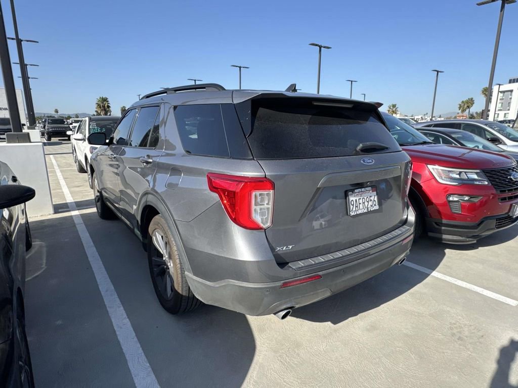 Certified 2022 Ford Explorer XLT w/ Equipment Group 202A image 4