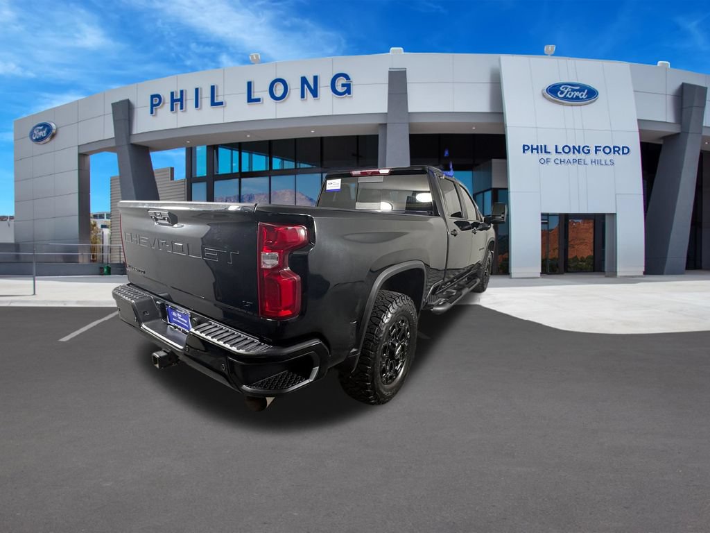 Used 2024 Chevrolet Silverado 2500 LT w/ Midnight Edition AWD/4WD image 5