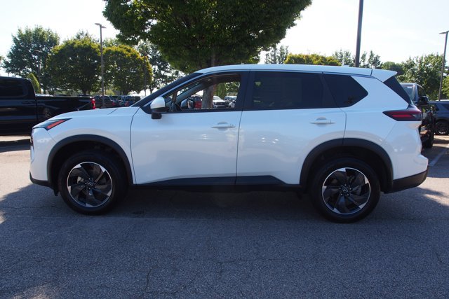 Used 2025 Nissan Rogue SV FWD image 4