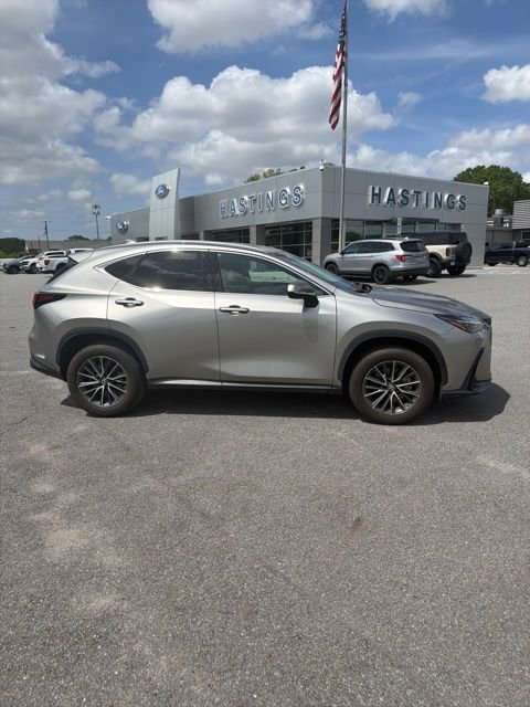 Used 2022 Lexus NX 250 FWD image 4