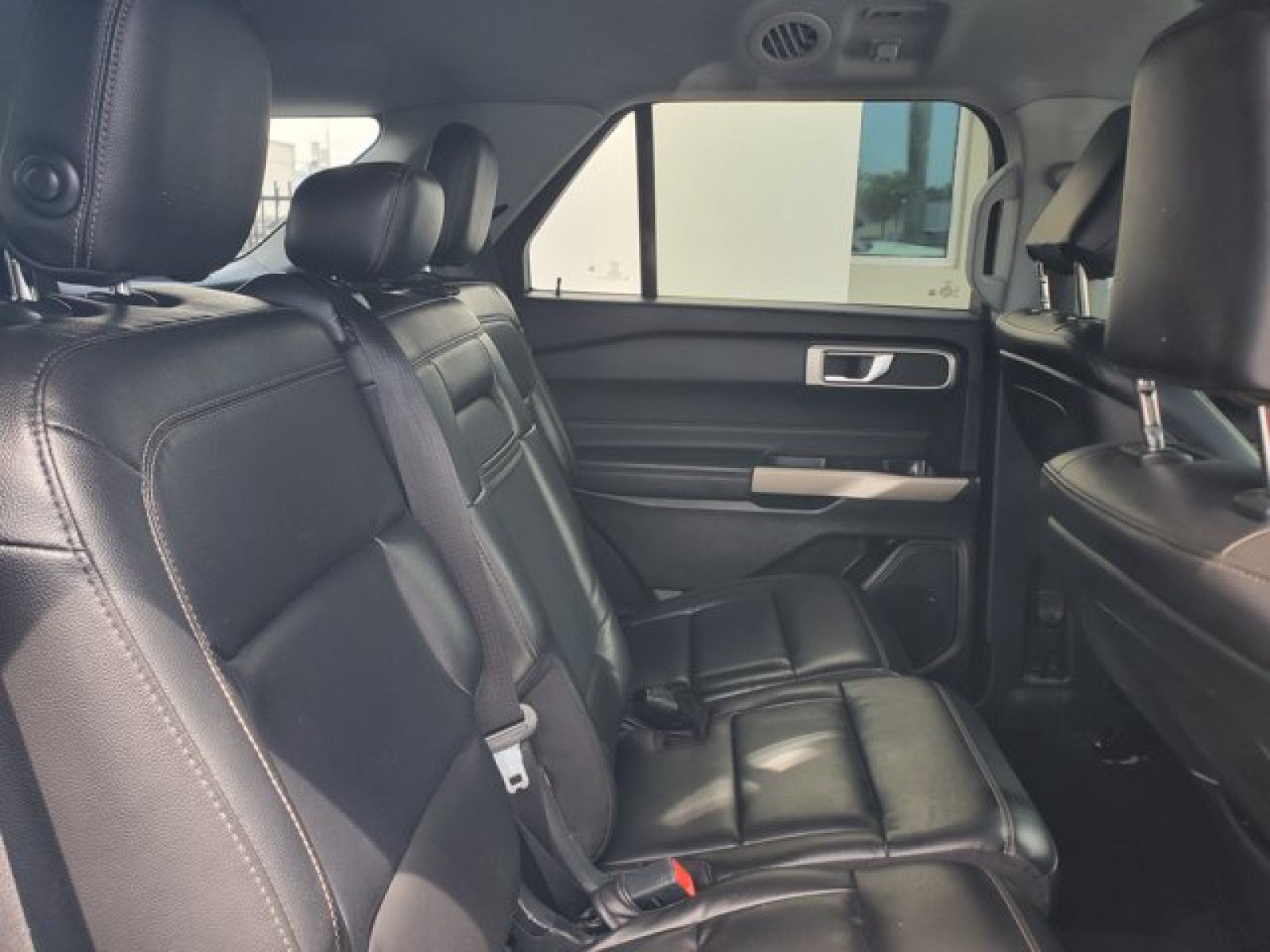 Certified 2020 Ford Explorer XLT w/ Equipment Group 202A RWD image 28