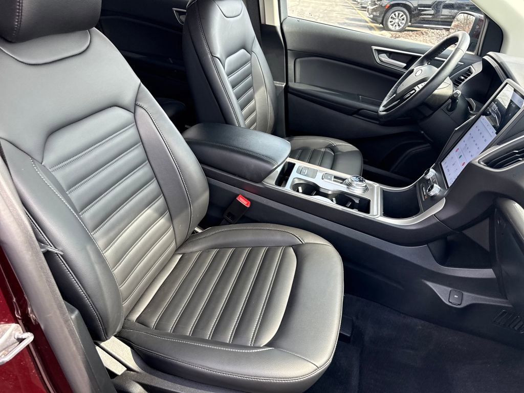 Certified 2024 Ford Edge SEL w/ Convenience Package image 9
