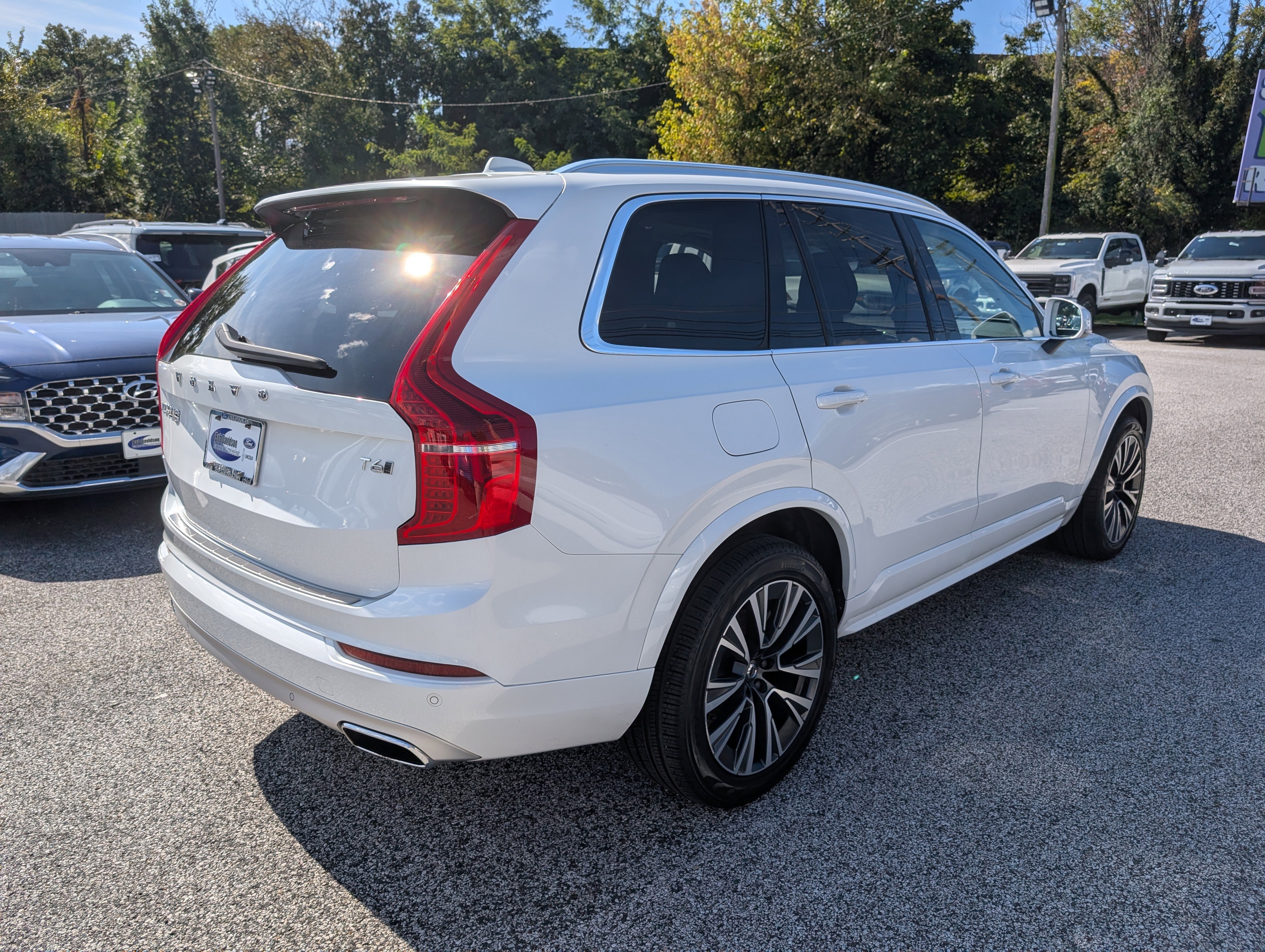 Used 2021 Volvo XC90 T6 Momentum w/ Advanced Package image 7