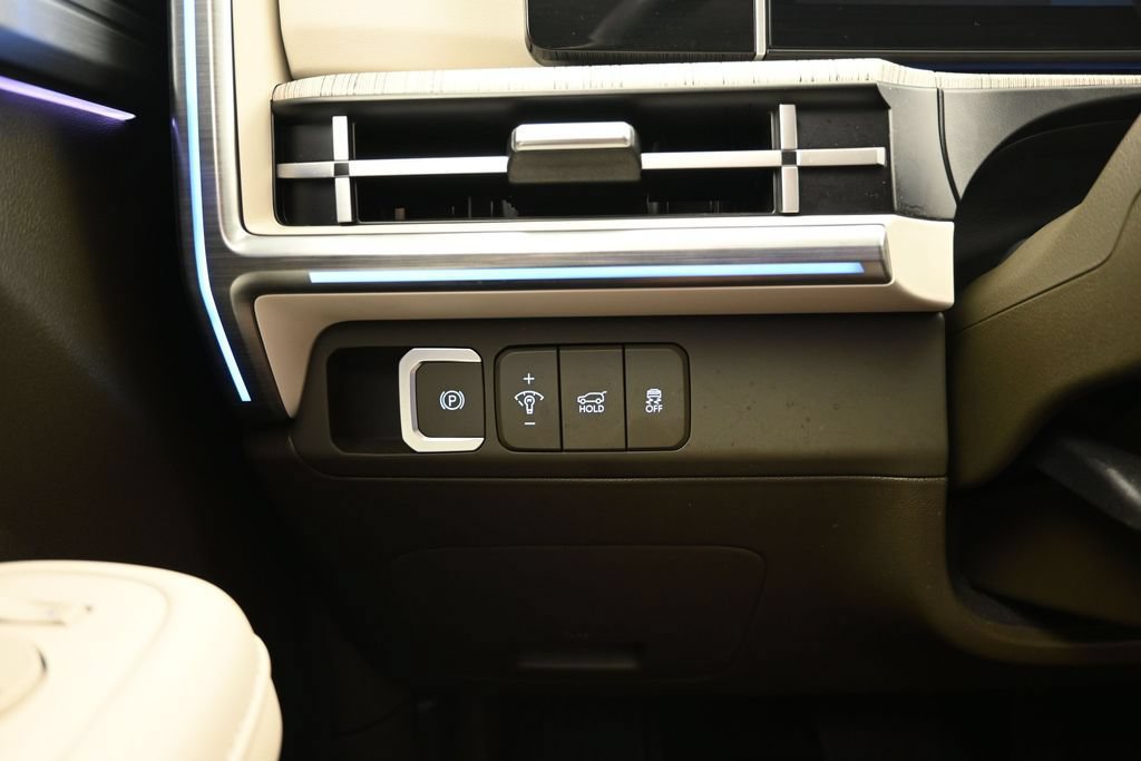 Used 2024 Hyundai Santa Fe Calligraphy FWD image 22
