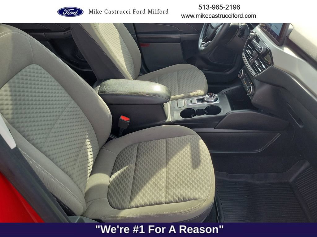 Certified 2021 Ford Escape SE w/ SE Sport Appearance Package image 28