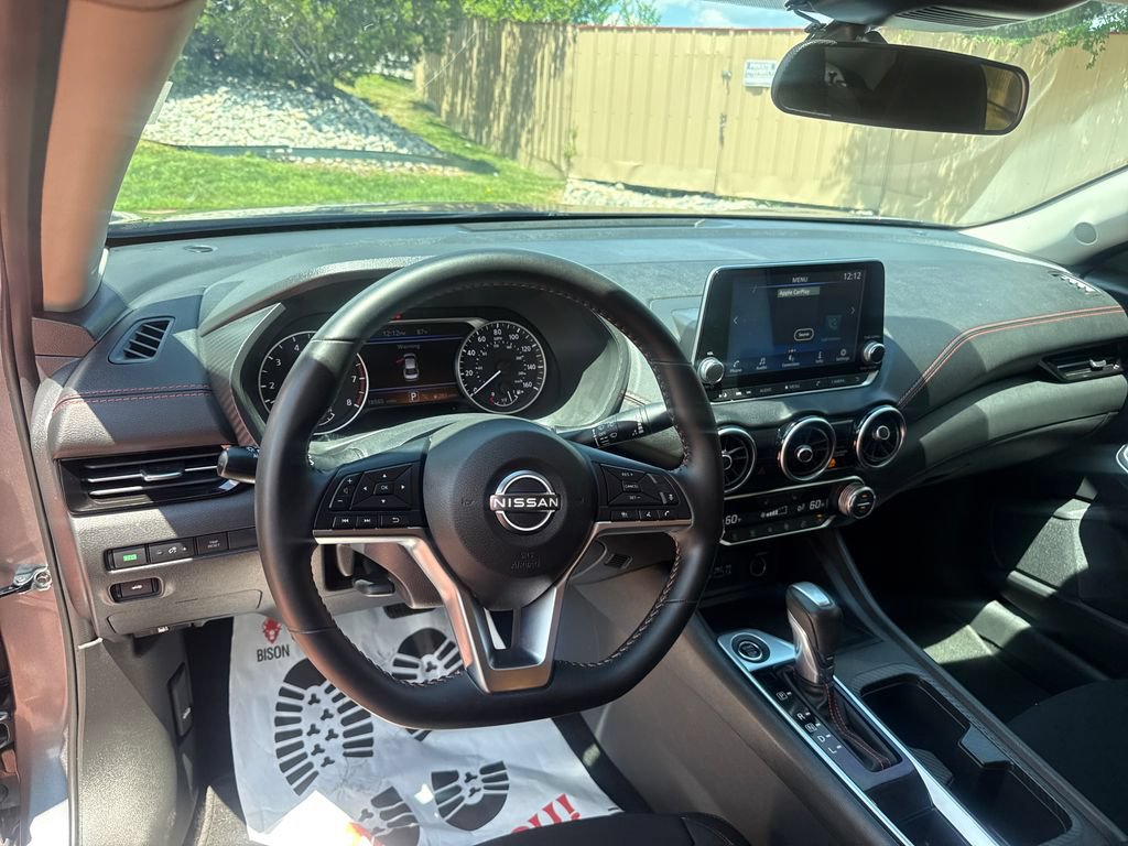 Used 2025 Nissan Sentra SR FWD image 13