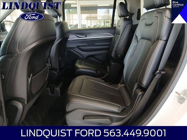 Used 2023 Jeep Grand Cherokee L Limited AWD/4WD image 21