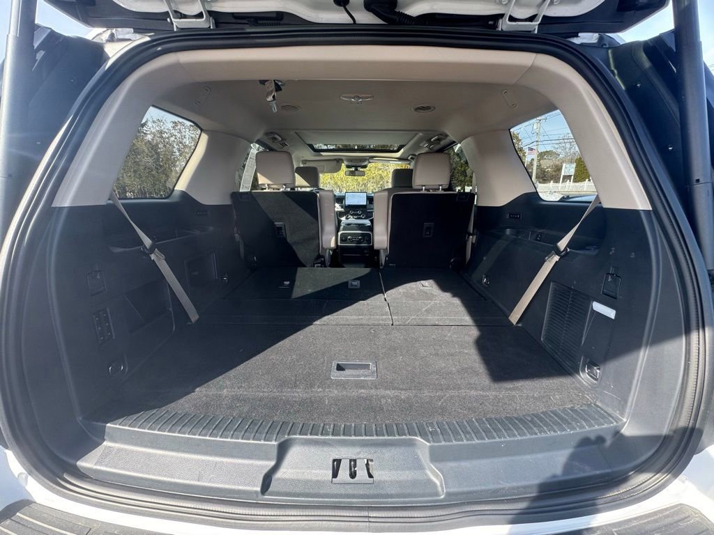 Certified 2023 Ford Expedition XLT image 10