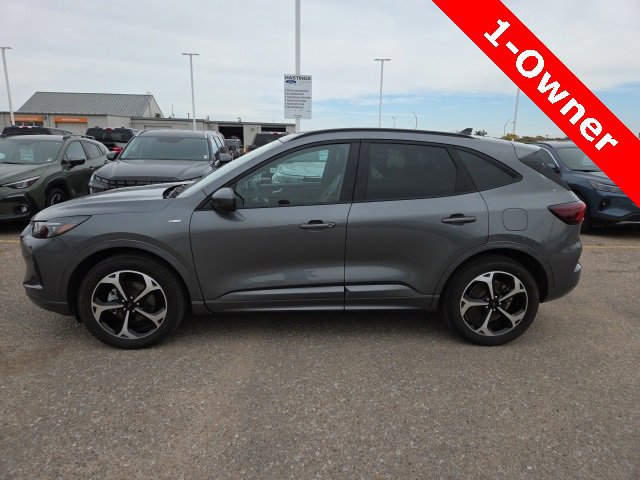 Certified 2025 Ford Escape ST-Line Elite w/ Premium Technology Package image 5