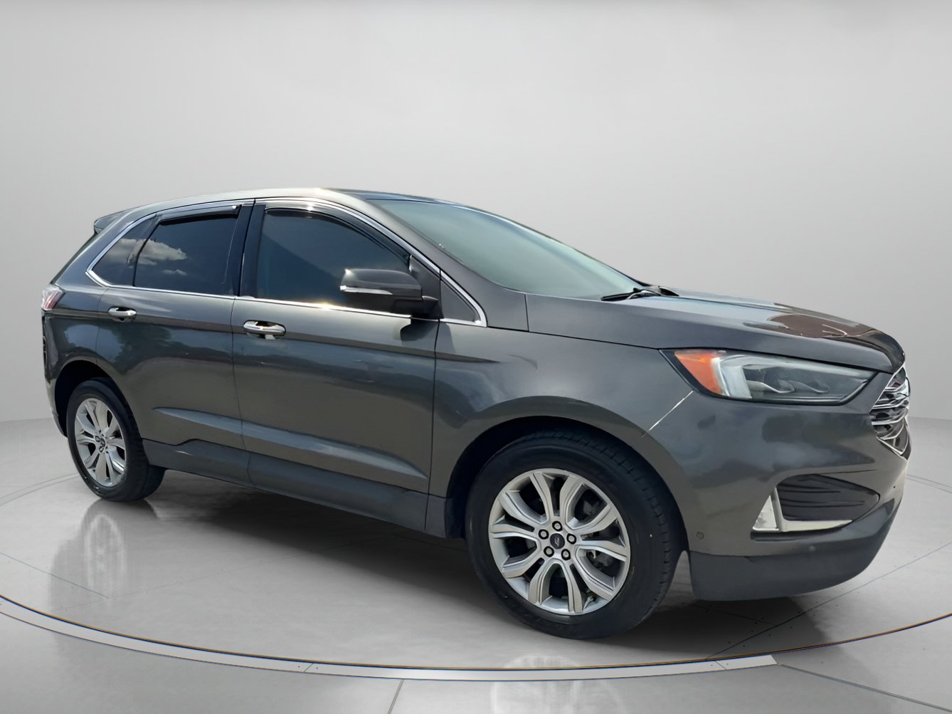 Certified 2019 Ford Edge Titanium w/ Equipment Group 301A FWD image 2