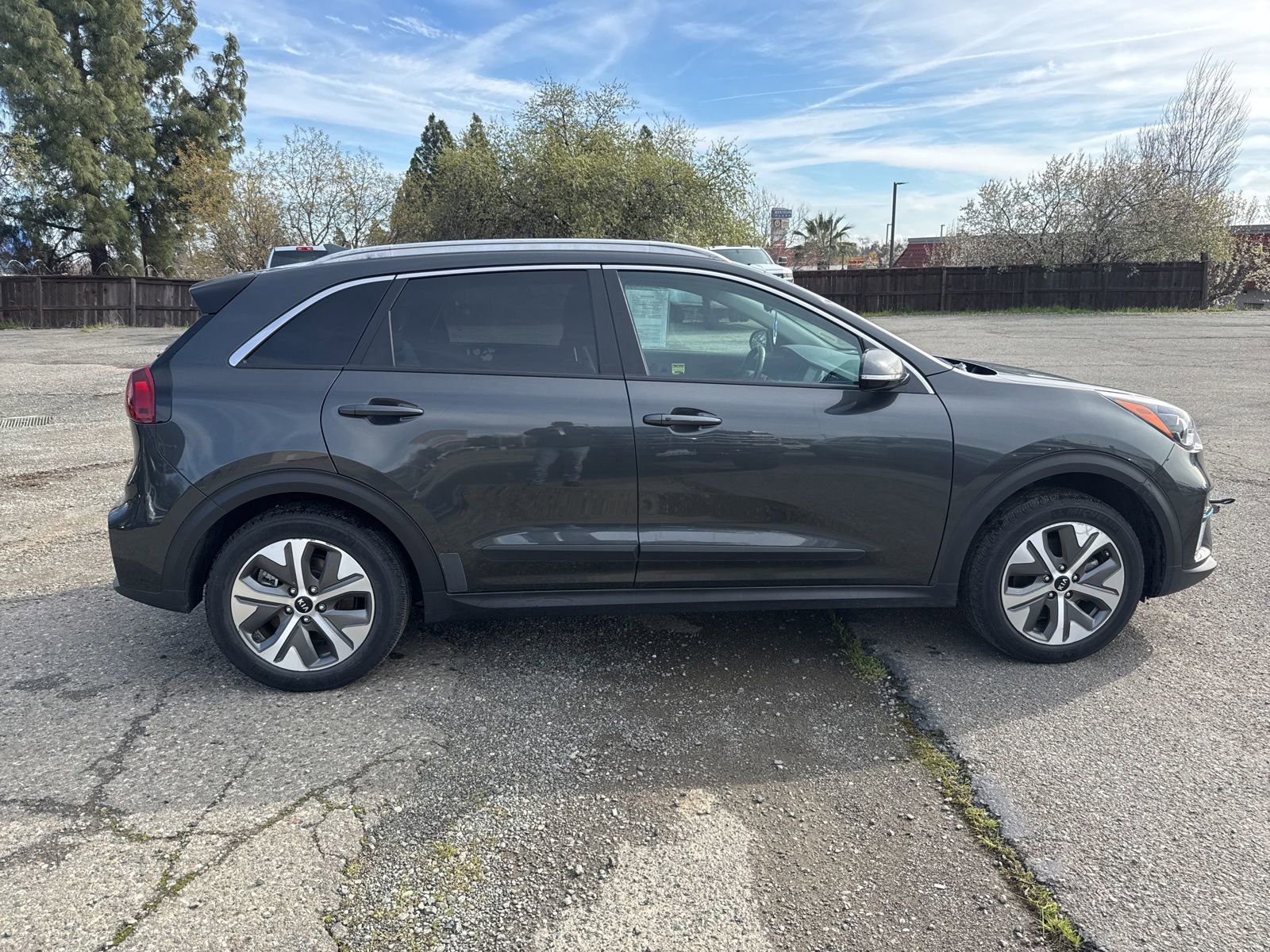 Used 2021 Kia Niro EX image 6