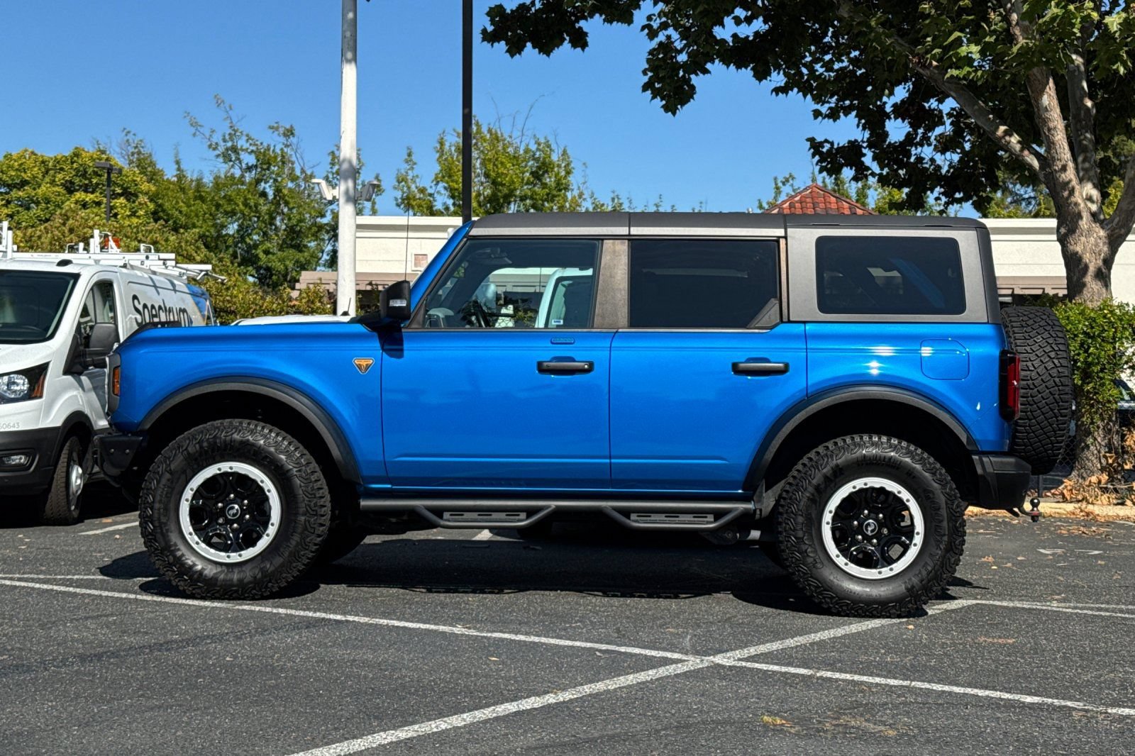 Certified 2023 Ford Bronco Badlands AWD/4WD image 8