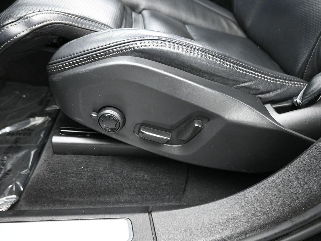 Used 2023 Volvo XC90 B6 Ultimate w/ Protection Package Premier image 37