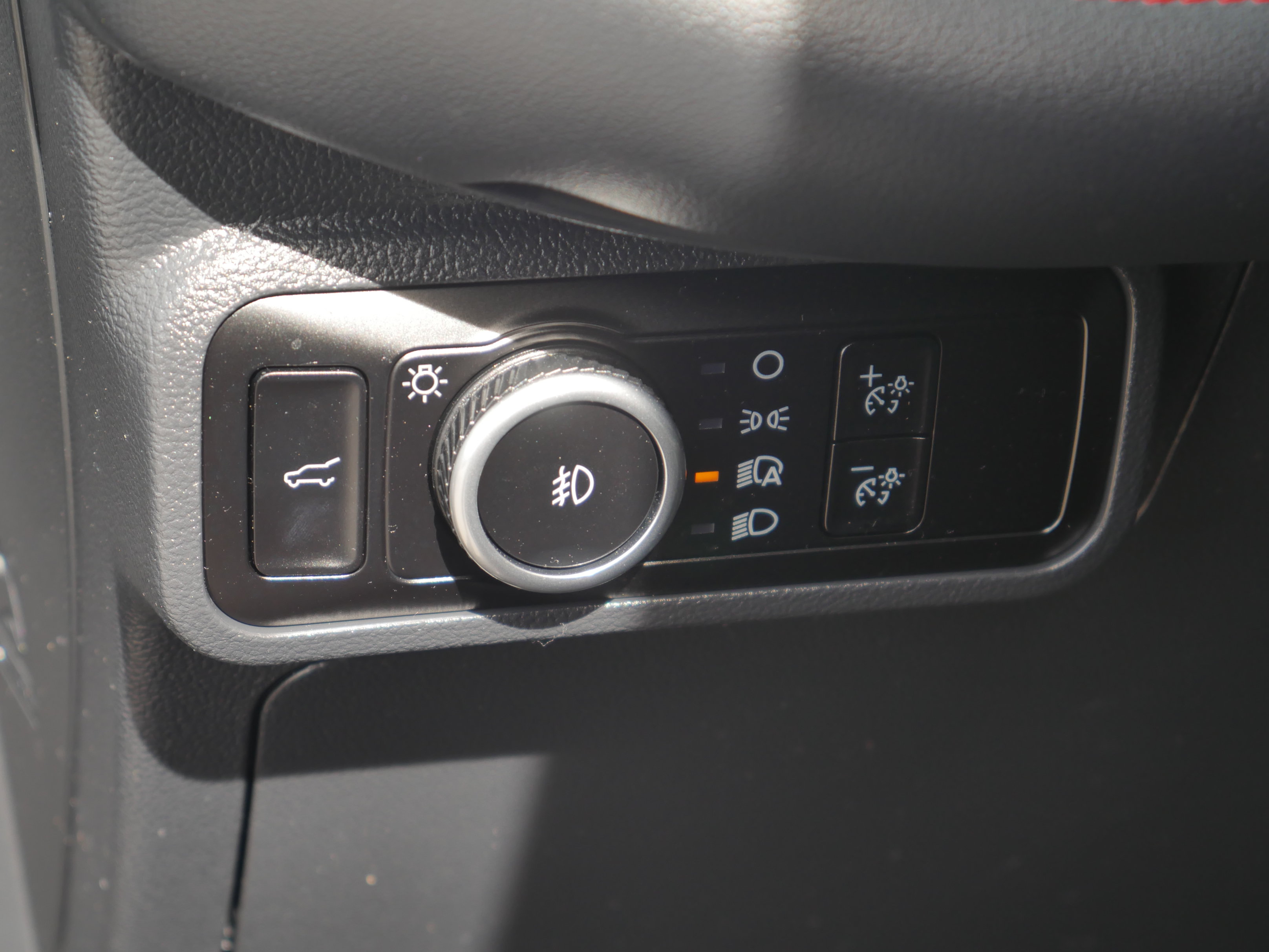 Certified 2025 Ford Explorer ST AWD/4WD image 6
