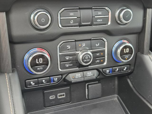 Used 2024 GMC Yukon AT4 AWD/4WD image 23