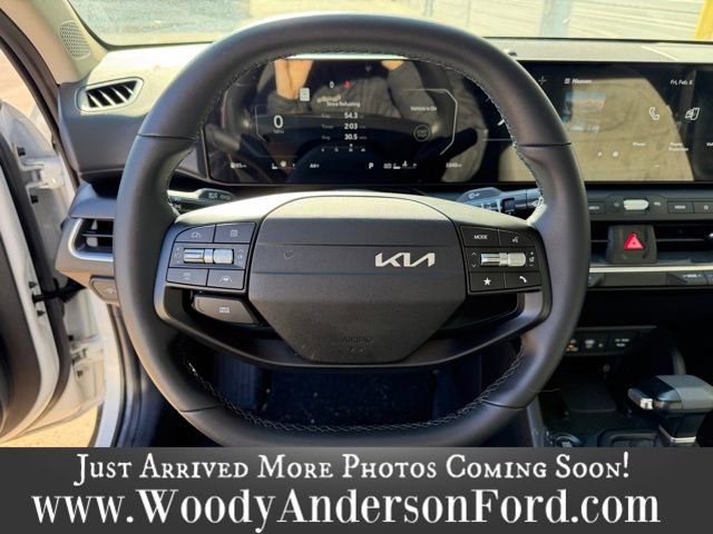 Used 2025 Kia K4 EX image 11