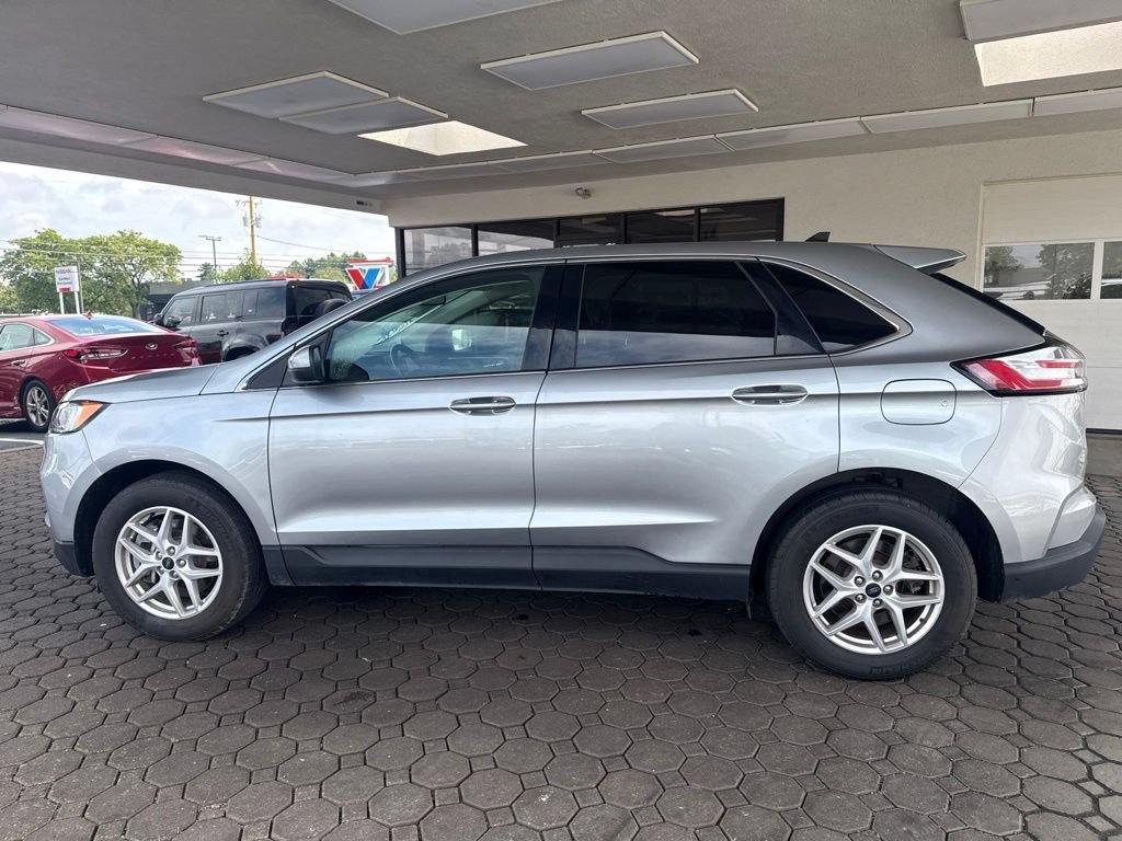 Certified 2024 Ford Edge SEL w/ Convenience Package AWD/4WD image 9