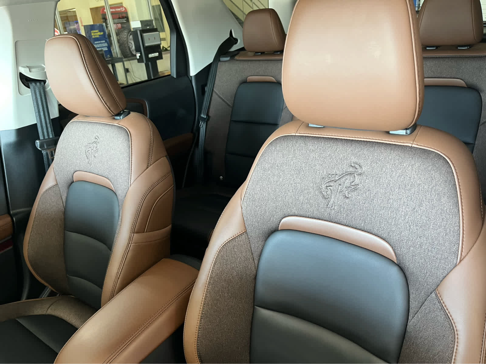 Certified 2025 Ford Bronco Sport Outer Banks w/ Outer Banks Tech Package+ AWD/4WD image 16