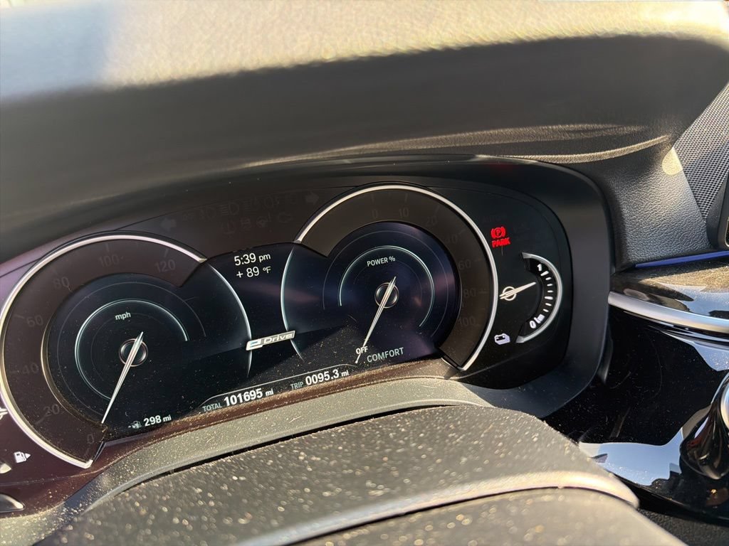 Used 2019 BMW 530e w/ Convenience Package RWD image 5