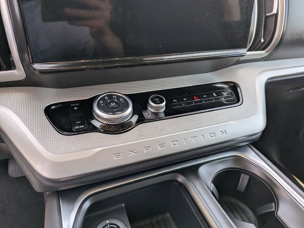 Certified 2025 Ford Expedition Active AWD/4WD image 21