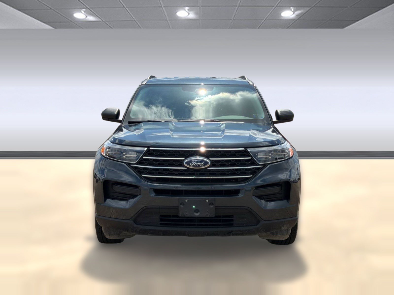 Certified 2024 Ford Explorer XLT RWD image 6