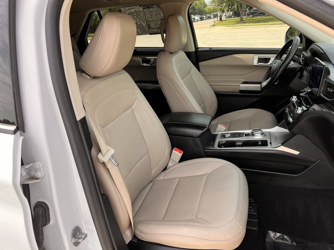 Certified 2023 Ford Explorer Limited AWD/4WD image 23