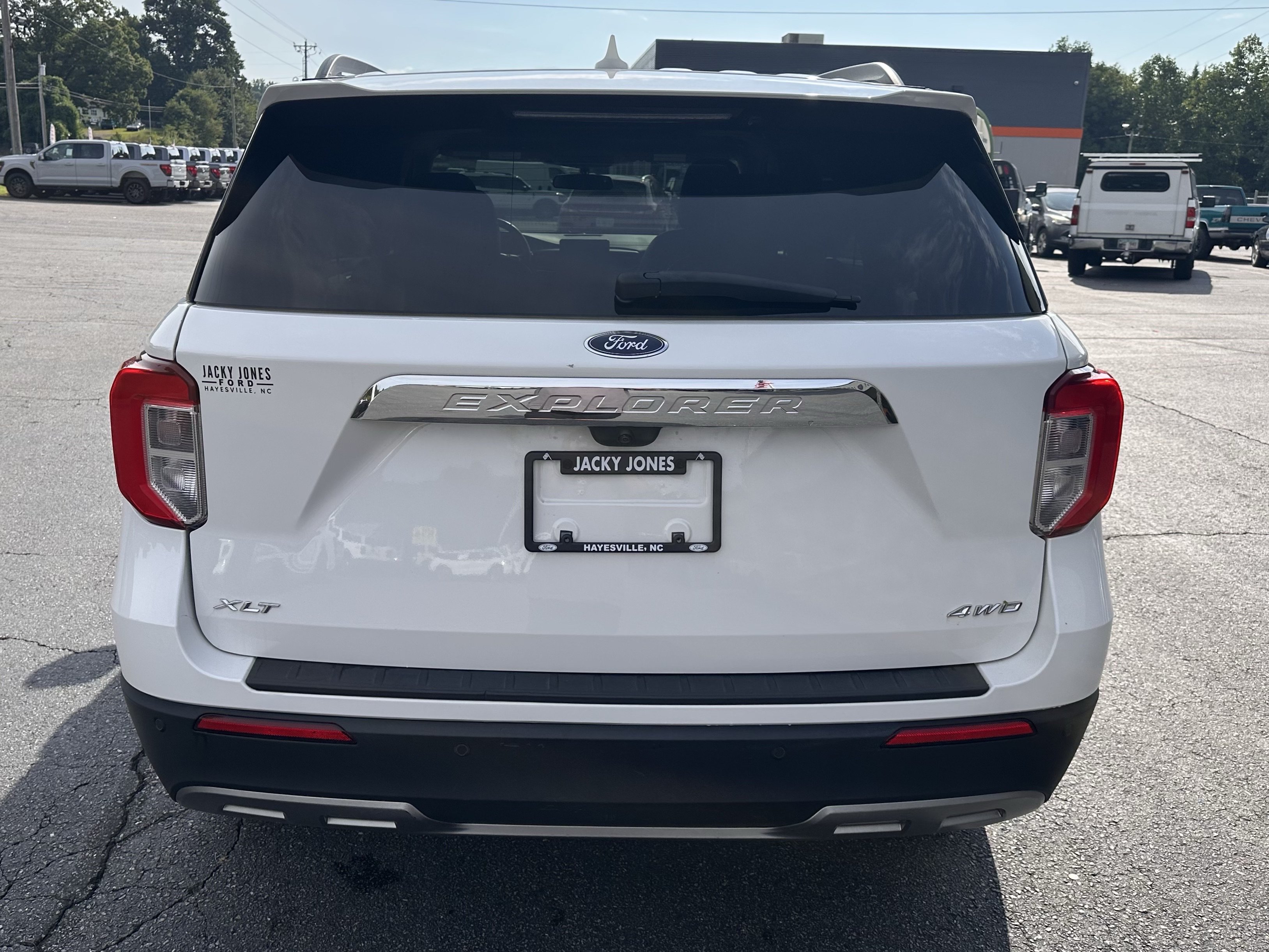 Certified 2023 Ford Explorer XLT w/ Equipment Group 202A AWD/4WD image 8
