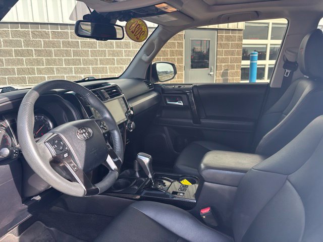 Used 2020 Toyota 4Runner TRD Off-Road Premium w/ Moonroof Package AWD/4WD image 18