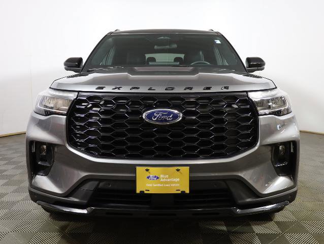 Certified 2025 Ford Explorer ST-Line AWD/4WD image 3